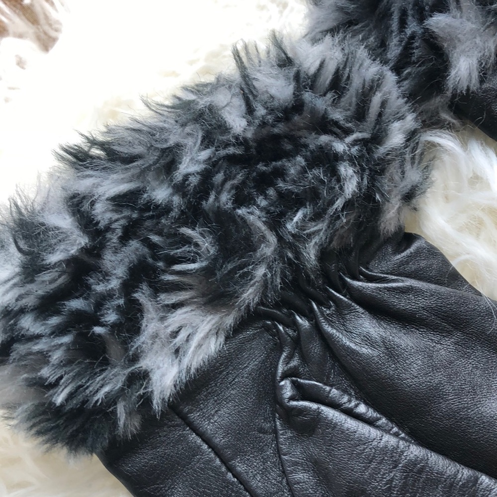Leather Gloves - Picture 2 of 3